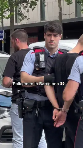 Why are all the policemen attractive in Europe 😂 #hotpolice #policeman #mossos #barcelona #hotman #spain 