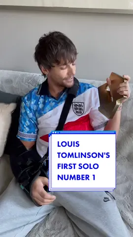 Louis Tomlinson celebrates his first solo Official Number 1 album with Faith In The Future 🏆👑 Watch Louis thank you, the fans, for the 'absolute honour' ✨ Louis now takes One Direction's total of solo Number 1 albums to five - with Niall Horan, Harry Styles and Zayn Malik also scoring chart-toppers #LouisTomlinson #FaithInTheFuture 