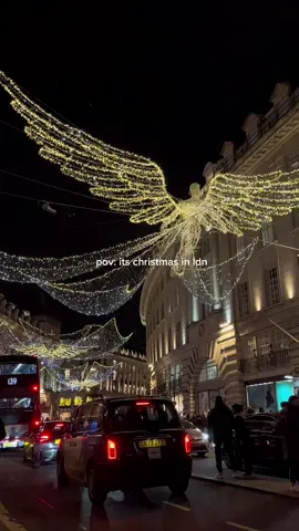 christmas is here🎄 #fyp #foryou #london #foryoupage #christmas #christmas2022 #christmaslights #oxfordstreet #carnabystreet #xmas #christmaslondon2022