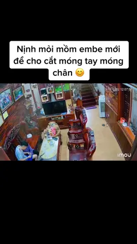 Bà nội năm nay đã 93 tuổi rồi nên hơi lẫn. Lưu giữ mọi khoảnh khắc bên bà 😊😊 #banoi #yeuthuong 