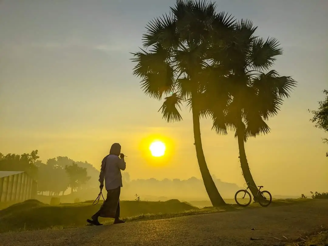 (শুভ সকাল) হেমন্তকে অতিক্রম করে সমস্ত প্রকৃতিতে শীত যখন সাময়িকভাবে নিজের অধিকার বিস্তার করে; তখন মানুষ তাকে বরণ করে নেয়😊😊🥀#foryou #fypシ゚viral #tiktok #shraju❤️ @TikTok 