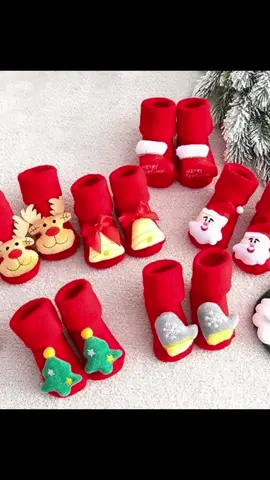 Meias antiderrapantes para seu bebê entrar em clima natalino.  #christmas #processvideo #christmastiktok #newyear2023 #socks #meias #meiasdivertidas #kids #crianças #TorcidaVisa 