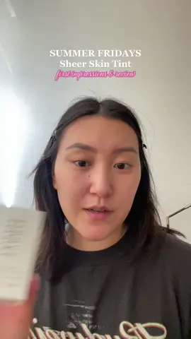 this review was all over the place 😵‍💫 ngl after filming I immediately washed my face, I feel like I had a weird reaction to this?? #fyp #skintint #sephoramakeup #summerfridayskintint #skintintreview 