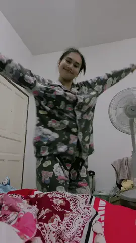 มอร์นิ่งค่ะ😜😜😅😅😅 #เบาๆ #เอวเคล็ดแล้วแม๊ 