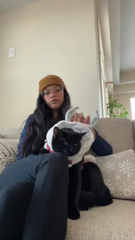 That’s my baby Pancho 🫶🏼🖤 #fyp #BetheReasonVisa #IntuitTouchdownDance #catmom #catsoftiktok #cattiktok ##foryoupage#v#viralc#catsvideoc#catlover