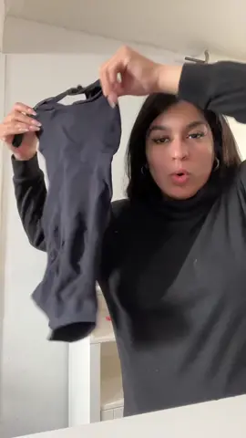 Should I try on the shapewear anyway ? 💀 #fyp #Vlog #youngmom #familyvlog #funny #momlife #unboxing #skimsdupes #faja #pregnant #pregnancy 