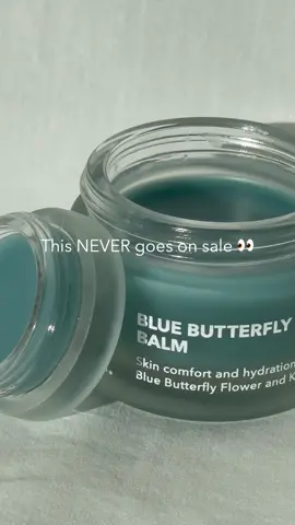 This is your chance to get the iconic Blue Butterfly Balm ON SALE 🦋 This deal won’t last! Head to sonyadakar.com to shop 20% off the whole website 💰 #blackfridaydeals #skincaregifts #holidaygiftguide #cleanskincare #sonyadakarskincare 