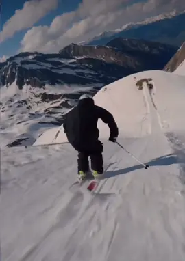 What a jump😱 #foryou #fyp #skiing #skiing #snowboard #trending #powder #powderskiing #winter 