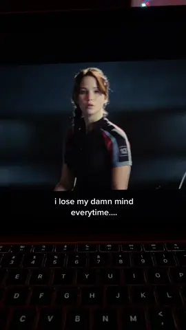 idk why i felt the need to record this scene i just love it so much #thehungergames #BeTheReasonVisa 