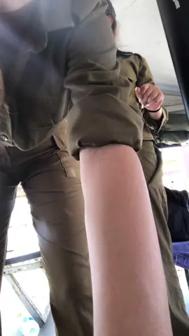 בגלל זה איחרנו למסדר..