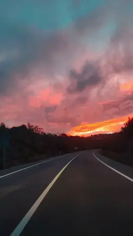 On road to Sierra Nevada #amanecer #sierranevada #carretera #ruta #sky #cielo #nubes #colours #mountain  #parati #goodmorning #redsky #clouds #sunset #sunrise #goldenhour #paisaje #nature #nofilter #onroad 