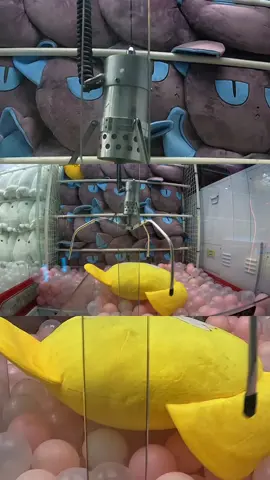 You just gotta love how that happens. #round1#plushie#cranegame#clawmachine#cardcaptorsakura#cardcaptor 