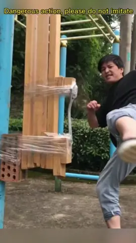 There is no real kung fu but kick the wood. This is the North Leg kung fu of Chinese kung fu#Kung Fu #Kung Fu #North Leg Kung Fu #Masters in the Folk