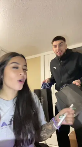 Replying to @_veeeronicaa_ What did I go to deserve this😭❤️ #simp #fyp #foryou #trending #viral #Relationship #shopping #couplegoals #Love #HuluChippendalesDance 