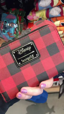 BoxLunch shopping 🛍️ #boxlunchdisney #boxlunchstyle #boxlunchexclusive #boxlunchxfeedingamerica #boxlunchstore #mallshoppingtime👗🛍 #stockingstufferideas2022 #stockingstuffersunder20 #christmasshoppingnow #shoppingvideos🛍🤑 