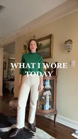 Resisting the urge to shop #OOTD #fallfashion #size6fashion #fitcheck 