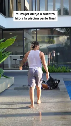 Mi muner arroja a nuestro hijo a la piscina parte final @lucecita la que te voy hacer 🥵🤣🤣🤣