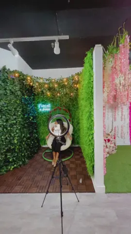 Come by The Selfie Booth for some FUN! 🤳🏼🫶🏼 📍205 Oxford St E, Unit 105, London! #selfie #ontario #londonontario #londonontariocanada #londonontario🇨🇦 #curiocitytoronto #curiocitycanada #selfiebooth #selfiestudio 