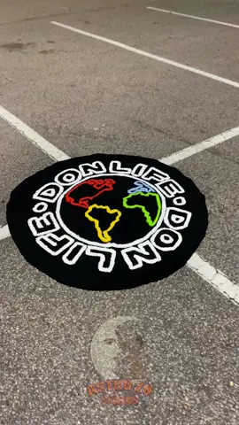 BIG SEAN DON LIFE LOGO RUG! the don himself commented on my video on IG😭😭🙏🏾. im so blessed fr, follow astrozostudios on IG! 🚀🔥🧶 #fypシ #viral #textileartistsoftiktok  #tuftedrugs #customrugs #customrugmaking #bigsean #donlife🌍 #donlife #bigseanfan #ffoe #detroitmixtape #seandon 