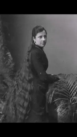 It all looks pretty healthy too which is shocking considering the length. Ladies, what's your secret? #indiascarlett5 #history #edwardian #edwardianera #vintagephotos #victorian #19thcentury #hairgoals #hair #longhair #hairtok #vintagehair 