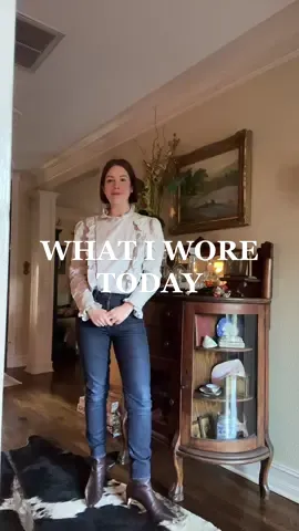 Ruffle moment #OOTD #fallfashion #size6fashion #fitcheck 