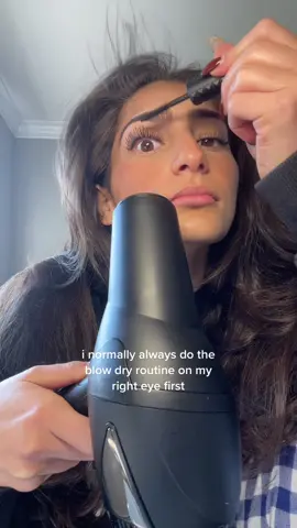 Replying to @lullu0905 #mascara #lashhack #blowdrylashes #makeup #lashes #imgood 