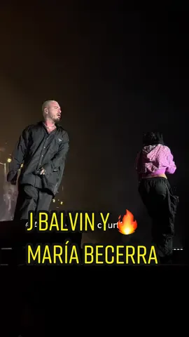 #JBalvin y #MaríaBecerra en el #FlowFest2022 