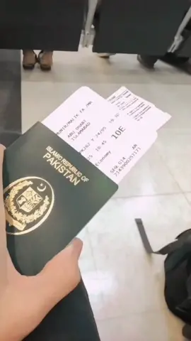MENTION 🥺💔#fypシ #viralvideo #uae🇦🇪 #dubai🇦🇪 #sheikhzayedroad #burjkhalifa #dubaiairport #emiratesairlines #isb #to #dubai #faziatd #Abbottabad 
