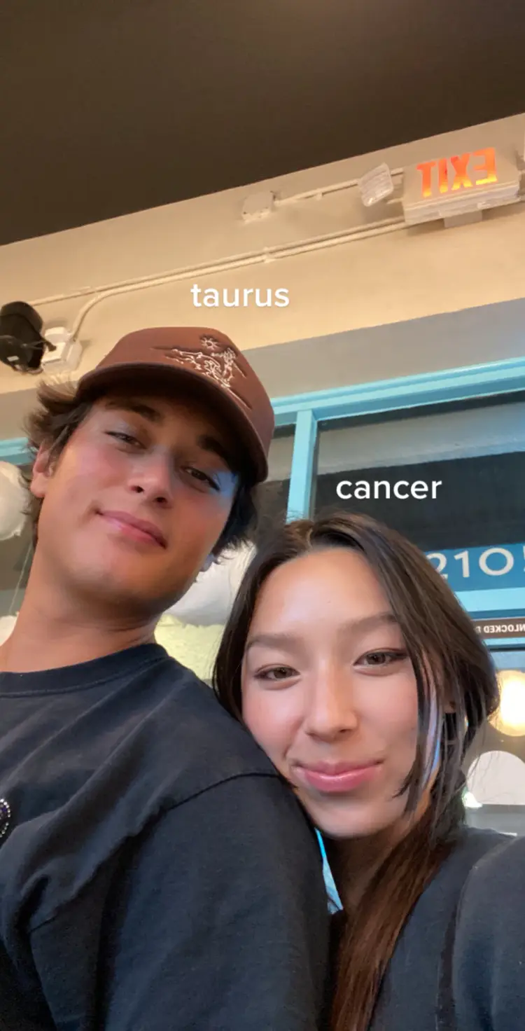 teheheh👩‍❤️‍💋‍👨