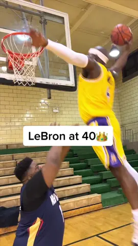 LeBron at 40 w/ @ajcarter5252 #washedking👑 #lebronjames #zionwilliamson #lebron20 #lakers #lebron #NBA #bronnyjames #kingjames 