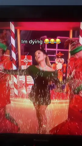 I had to make myself laugh 😂 #chrismas #christmas2022🎄 #voicefilter #voicefiltersinging 