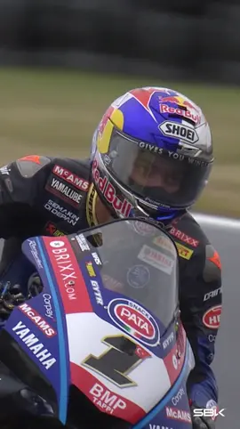 Rain 🌧 Clear visor 🥽 Let the game begin ⚔️ Just a close-up to watch and enjoy on repeat 🔁 #AUSWorldSBK 🇦🇺 #WorldSBK #Motorcycle #Motorsport #Racing