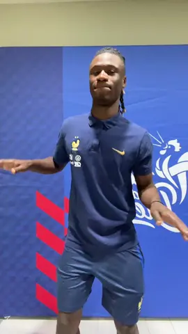 Camavinga’s flow! 🕺🔥 #EquipeDeFrance #FiersdetreBleus #WorldCup @Eduardo Camavinga 