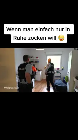 Wenn man einfach nur in Ruhe zocken will 😂 #polizei #aufstreife Auf Streife zockt @Jonas 