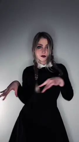 channeling wednesday 🖤 jenna is absolutely iconic in this scene #wednesdayaddams #wednesdaycosplay 