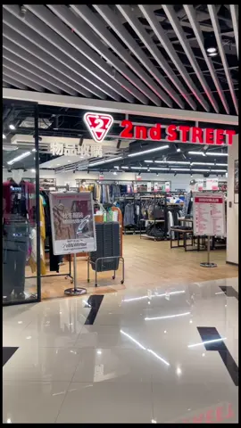 2nd STREET Taiwan at Taroko Mall lt2 Taichung secondhand&secondbrand#2ndstreettaiwan #2ndstreet #tarokomall #tarokomalltaichung #secondstreet #2ndstreetboutique #secondhand #fashionbrand #taichung #台中新時代 #台中#barangsecondbranded 