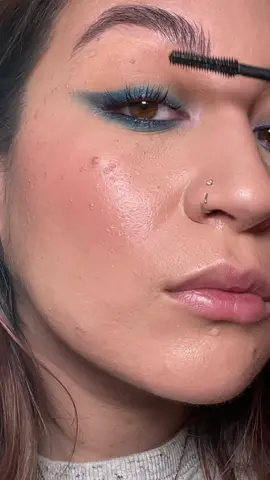 Smoky blue winged liner 💙✨ with Hormonal breakout in full effect 🙄😅  •EYES• @makeupforever Artist Resist Color Pencil eyeliner in 08 deep sea applied in water line and smudged out as liner.   Topped with a random @viseart shimmery teal single shadow I had. (I spray MUFE mist & fix before hand to intensify it)  + @ILIA Beauty mascara   •LIPS• @ColourPop Cosmetics lip liner ( I love these so much and I even added them to my kit last year and now they're discontinued 🙄)  @Charlotte Tilbury jewel lip gloss in rose jewel    #makeupforever #makeuptutorial #makeuplook #Eyeliner #eyelooks #charlottetilbury #colourpop #iliabeauty #wingedeyeliner #smokeywingedliner #smokeywingedmakeuplook #blueeyeshadow #blueyeliner #arilennox 