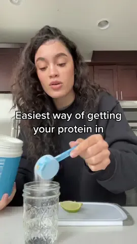 How I get my protein in 2 seconds because i hate protein powders and shakes lol @Vital Proteins collagen powder “unflavored” #vitalproteinscollagen #vitalproteinsrecipe #proteinintake #proteinintaketips #nailstrengthening 