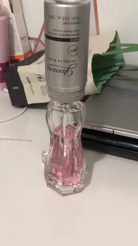 Já sabiam desse refil pra perfume? 🤡 #glamoursecretsblack #refilperfume meu desodorante tá com mais cheiro de perfume, do que o perfume 