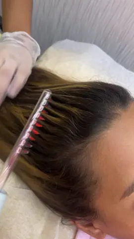 Alta frecuencia capilar 💅🏼✨  #altafrecuencia #cabellosano #crecerelpelo #waxedbykristie #masaje #santiago #arcangel #hacemuchotiempo #waxxx #brilloenelpelo #hidrataelpelo 