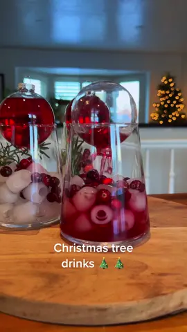 Who needs a drink?  #christmastreedrink #christmasdrink #festivechristmasdrink #christmasdrinks #fundrinks #letshaveadrink 