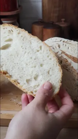 Pain sans pétrissage #pain #paincocotte #painsanspetrissage #bread #breadychallenge #breadrecipe #painmaison #bouledepain #خبز #breakfast #recettedepain #tiktokfood @KoRo 