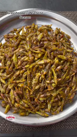 Grasshopper / nsenene ❤️ Ugandan food #uganda #ugandatiktok #tiktokuganda #kampala #Rahimfoods #ugandanfood Best restaurant in Kampala Uganda. Kampala restaurant. Kampala best places. Kampala city. Kampala tiktok. Uganda tiktok. Uganda travels. #Africa #AfricanFood #rahimfoodslusaniya #eastafrica