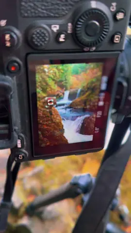Setting up the shot in beautiful locations 😍 #washingtonwaterfalls #pnw #waterfallwednesday 