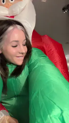 SANTA 🤭🤭🤭
