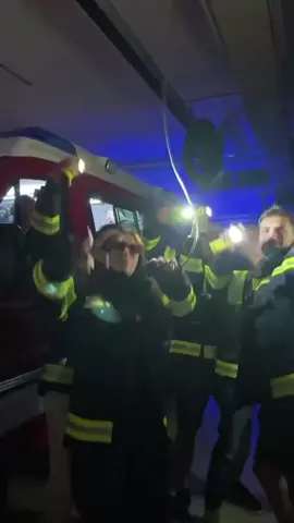 Jokes aside, mad respect to all firemen 🚒😤🫡 hehe 🫶🏼 Thx @benypirz for helping me film lol  #clown #meme #khaby #stitch #jokes #loveyou #firemen #heroes IB @khaby00 