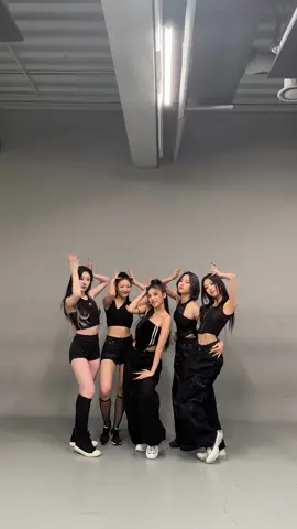 What’s your #Cheshire Face? #ITZY #있지 #ITZY #있지 #ITZY_CHESHIRE  #CheshireChallenge #DancePractice 