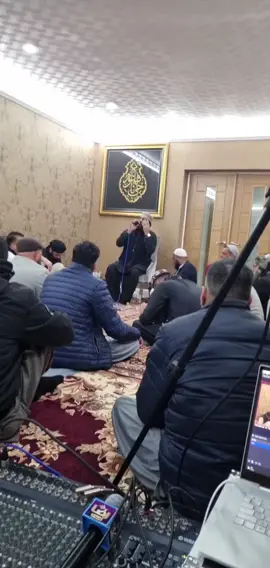@Hafiz Nasir Khan reciting hamd at a mehfil earlier last month. #razasounds #tiktok #tiktokislam #nasheed #urdupoetry #naat #sufi 