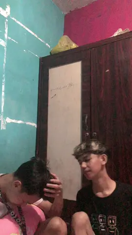 Gak jelas