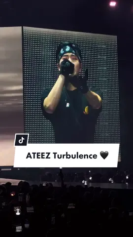 Pleaseeee. It’s the vocals for me 😭😮‍💨 #ateez #turbulence #breakthewalltour #thefellowship #newark #ateezconcert 